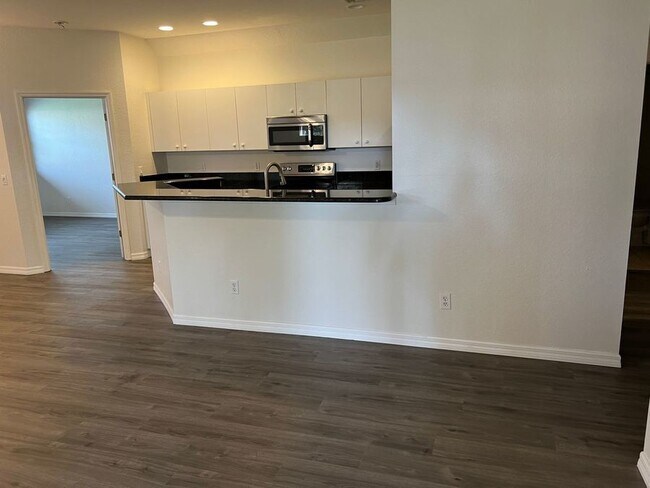 Building Photo - Updated Home in Majestic Golf Club