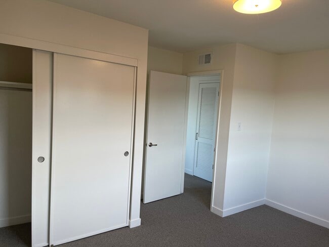 Building Photo - 2400 Unwin Ct