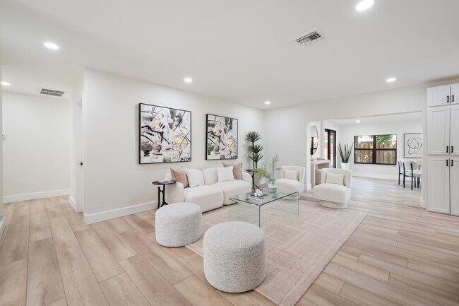 Building Photo - 8201 NW 67th Ave