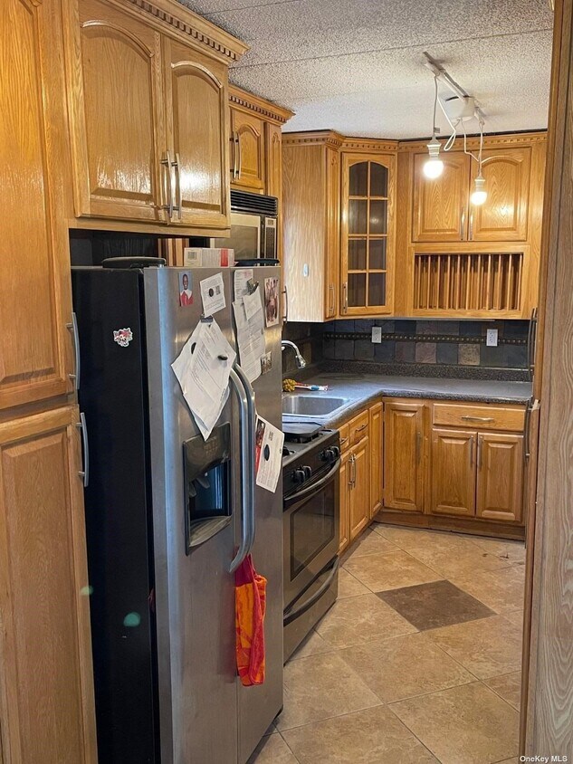 Primary Photo - 156-07 107th Ave