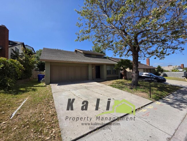 Building Photo - 6085 Fennell Ave