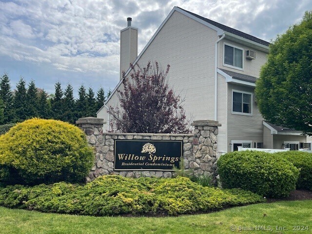 Primary Photo - 162 Willow Springs