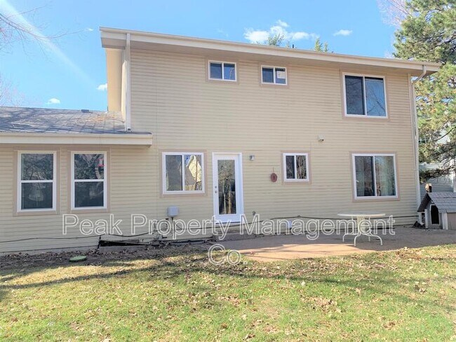 Foto del edificio - 3201 Wedgewood Ct