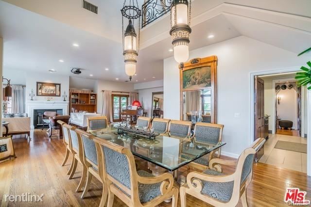 Foto principal - 277 S Spalding Dr