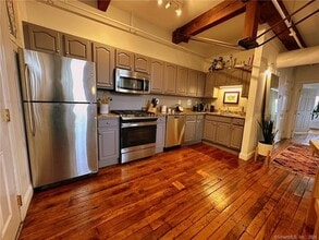 Building Photo - 145 Canal St E