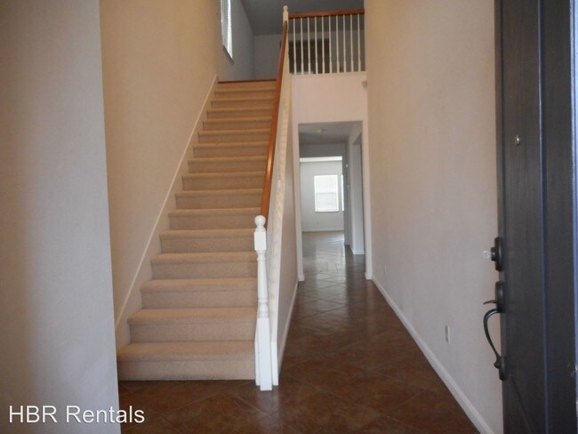 Building Photo - 338 W Fauna Ave