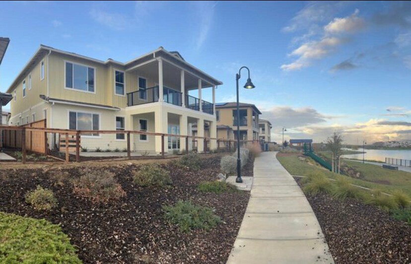 2258 Solace Vis Unit 2258, Fairfield, CA 94533 Condo for Rent in