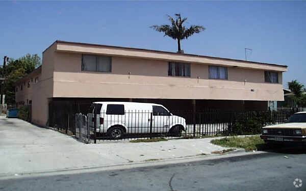 Primary Photo - 1431 W 104th St
