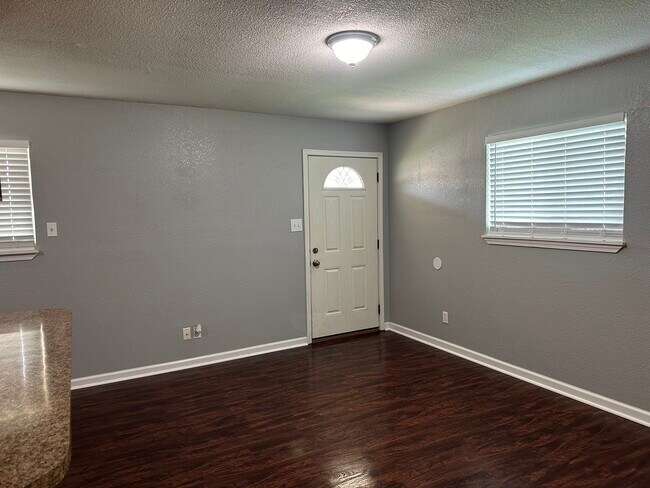 Foto del edificio - Clinkenbeard Multi Family