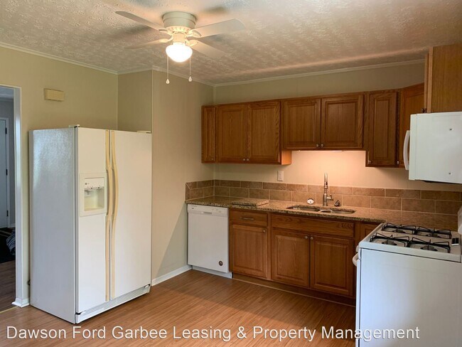 Foto del edificio - 6001 Pleasant Valley Rd