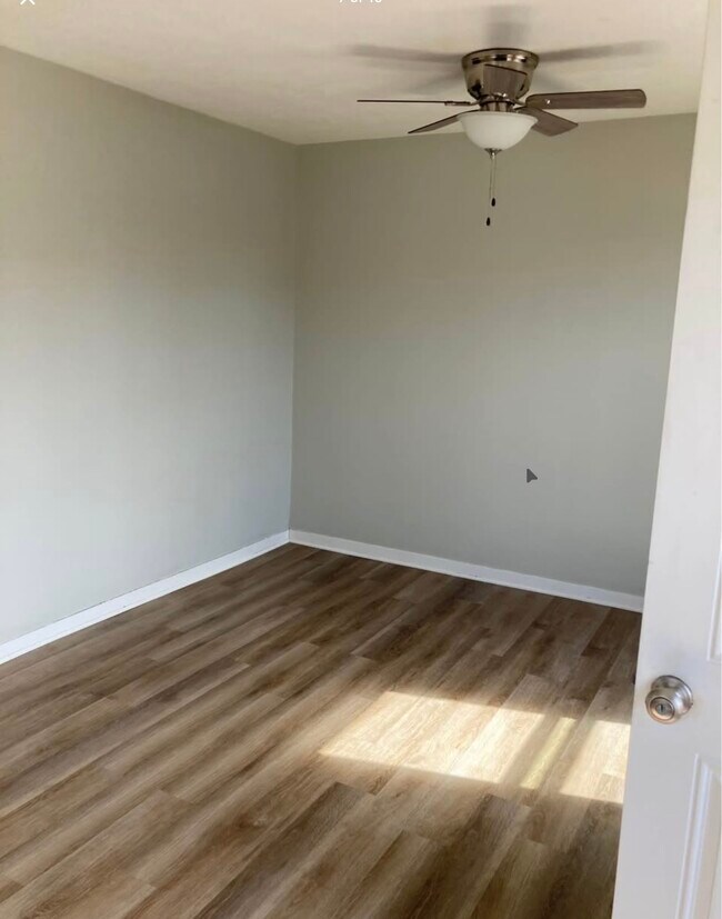 Building Photo - 221 1st St NW