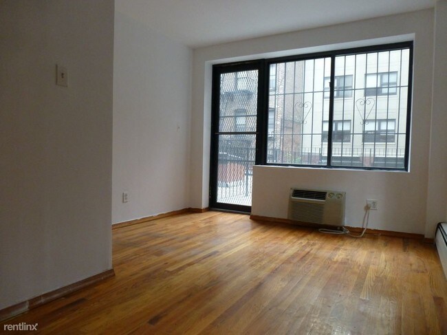 Building Photo - 1 br, 1 bath Apartment - 439 E 75th St