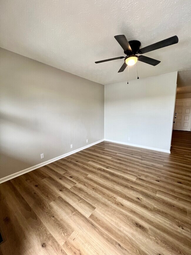 Foto del edificio - 2245 Lane Rd