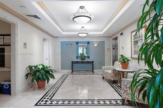 Building Photo - 703 Crandon Blvd