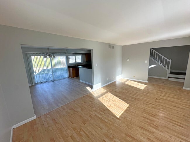 Foto del edificio - 908 Parker Dr