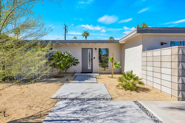 Building Photo - 37535 Melrose Dr