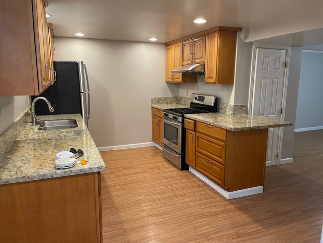 Kitchen - 1407 NE 71st Ave