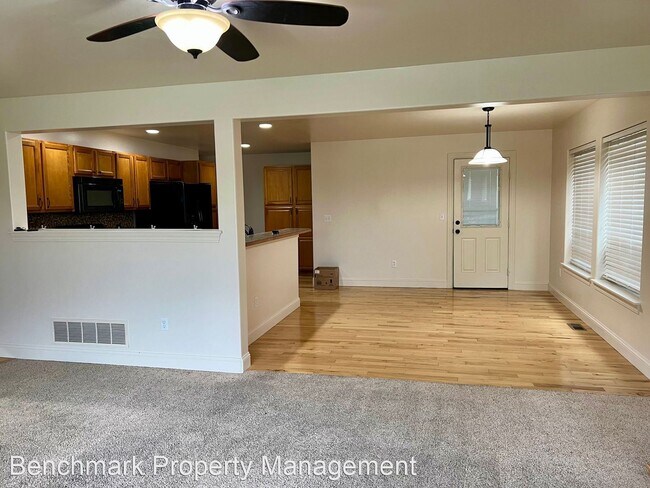 Building Photo - 3 br, 2.5 bath House - 38 N River Rock