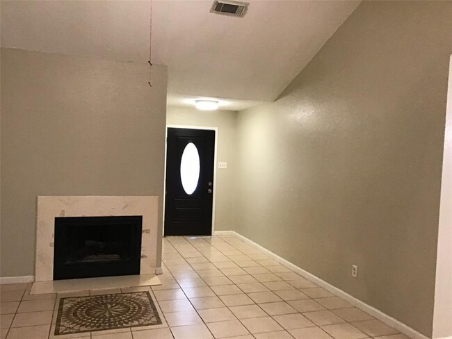Foto del edificio - 7926 Sawmill Trail