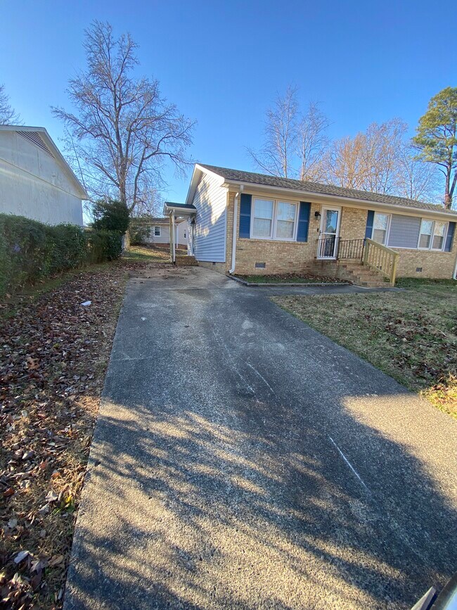 Foto del edificio - 2206 Emerson Pl