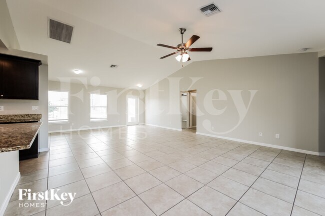 Building Photo - 1305 NW 11th Terrace