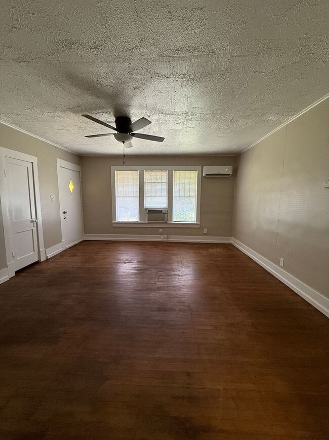 Building Photo - 1314 Kemp Blvd