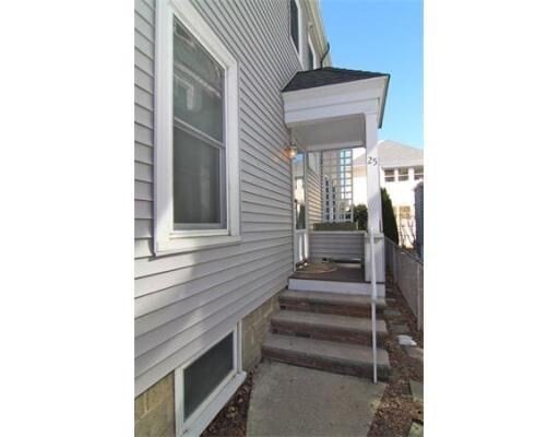 Building Photo - 25 St Clements Rd