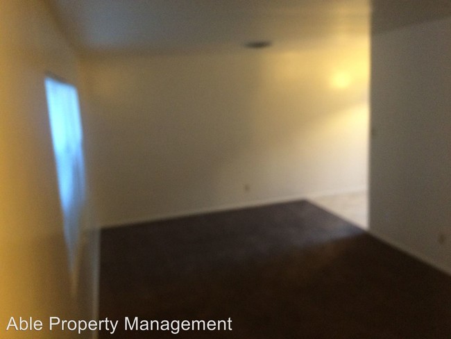 Building Photo - 920 Princeton Ave