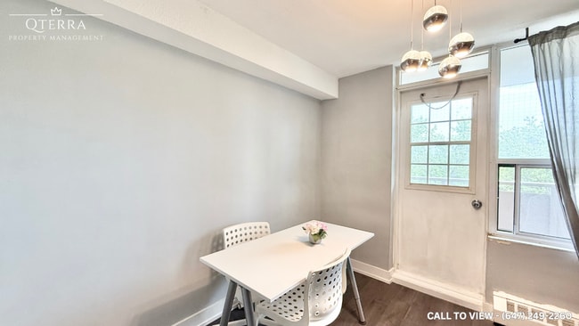 Building Photo - 3120 Kirwin Av