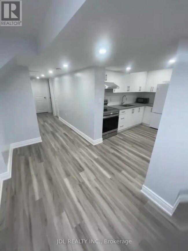 Building Photo - 30 Lavron Ct