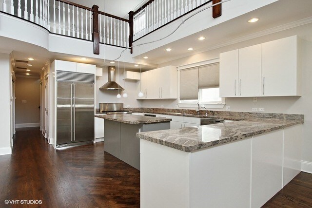 Building Photo - 840 W Buckingham Pl