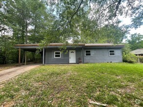 Building Photo - 2732 Teresa Dr