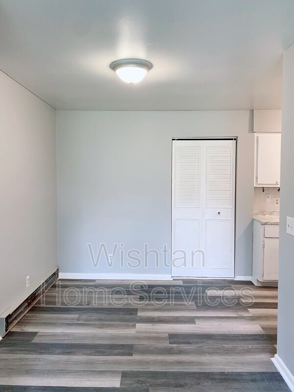 Foto del edificio - 220 Charleston Blvd