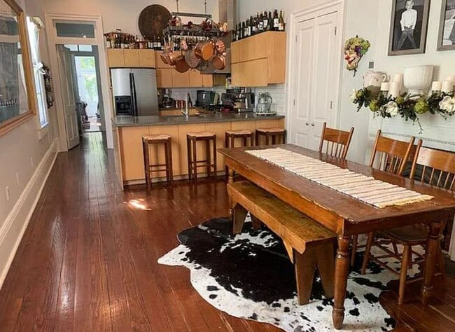 Photo - 1004 Octavia St House