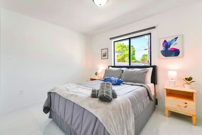 Foto del edificio - 2110 NW 66th St