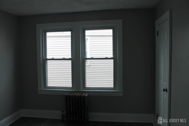 Building Photo - 67 Edgar St