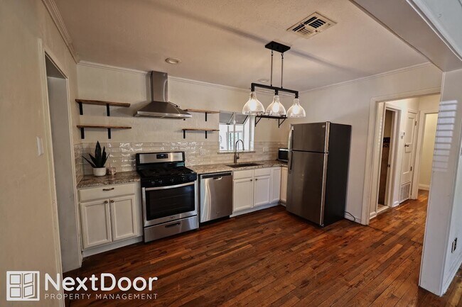 Foto del edificio - Classic home in the heart of Terrell Heights