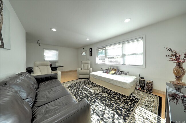 Foto del edificio - 46 Gardner Ave