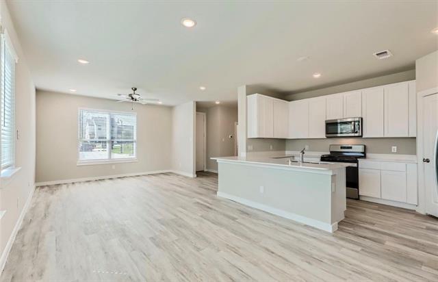 Foto del edificio - 1332 Creekbank Dr