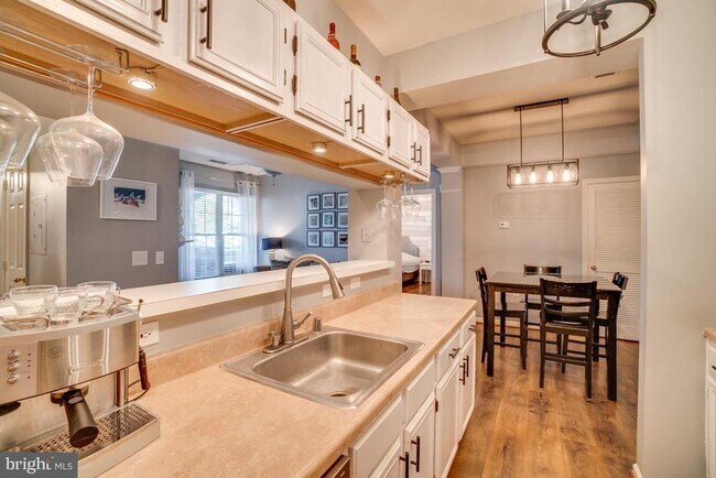 Building Photo - 46590 Drysdale Terrace