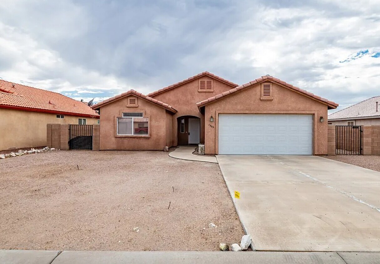Primary Photo - 4955 S Via Colinas Dr