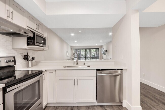 Foto del edificio - 133 Brackenwood Rd