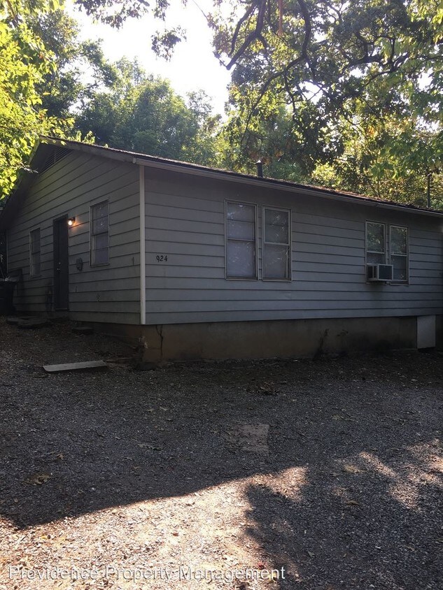 Primary Photo - 2 br, 1 bath House - 924 N. Frisco
