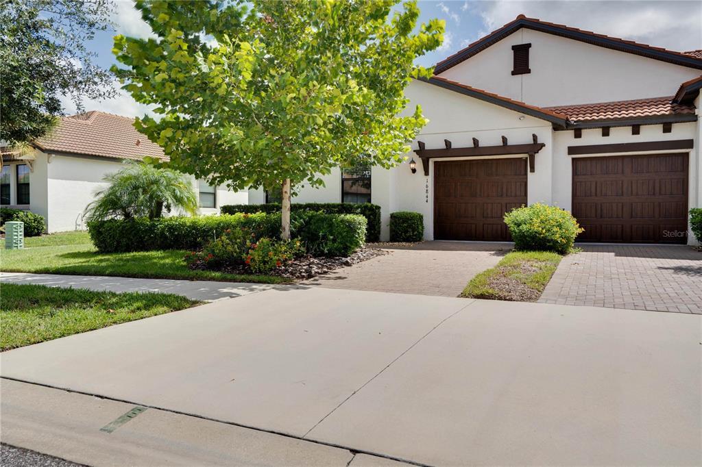 Foto principal - 16844 Whisper Elm St