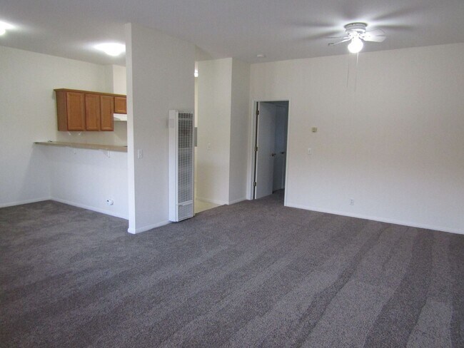 Building Photo - 1 br, 1 bath House - 200 South 13th Street...