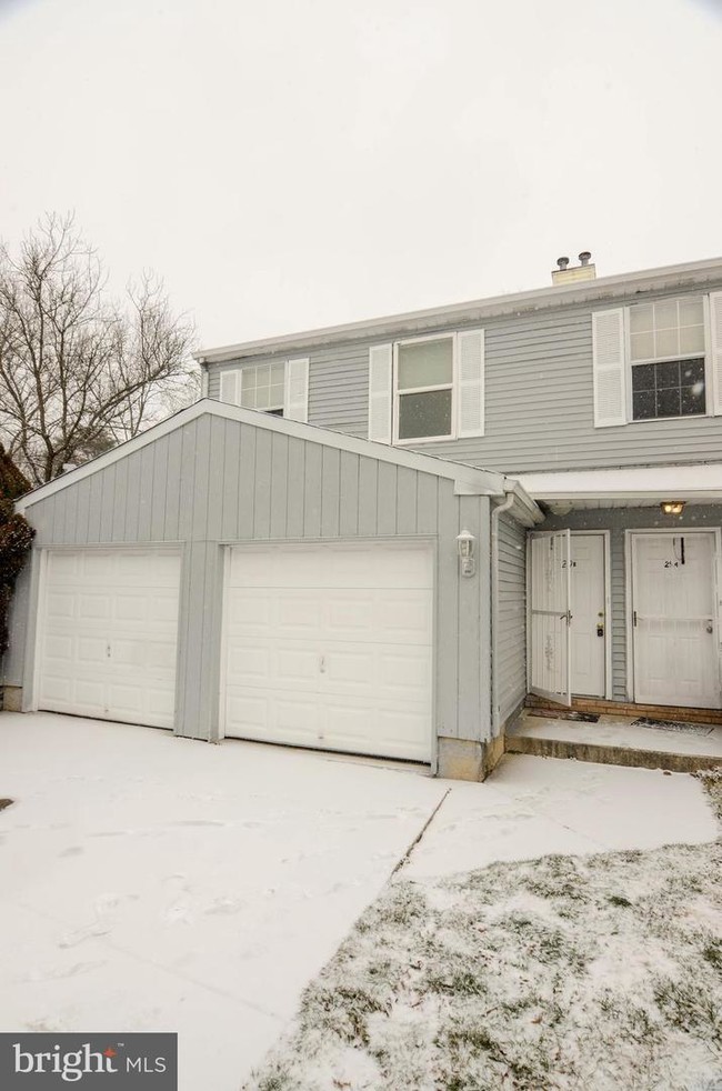 Building Photo - 29 Maynard Dr