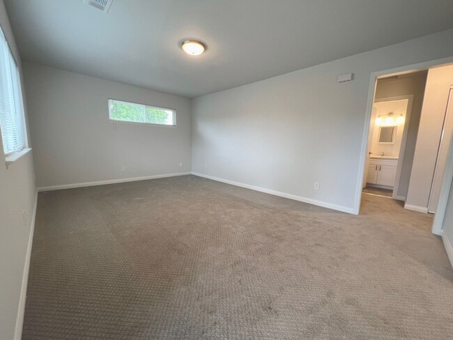 Foto del edificio - 1612 Mendenhall Dr