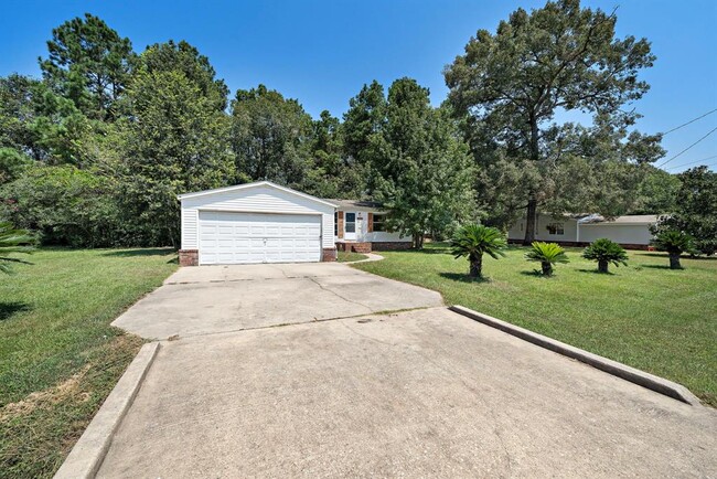 Building Photo - 16481 Hill Country Dr