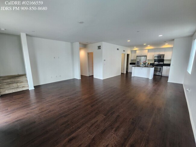Building Photo - Upland 3 Bedroom Condo