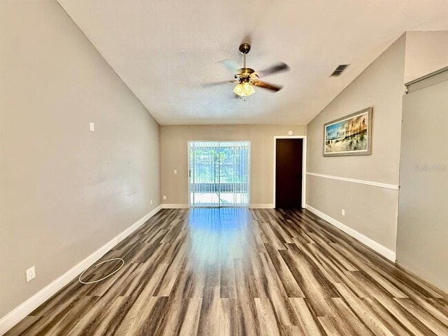 Foto del edificio - 8711 Busch Oaks St